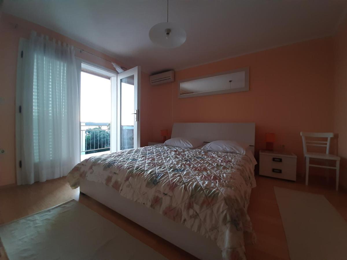 Apartment Dražen *